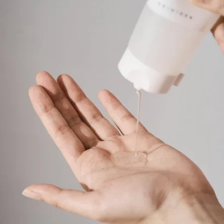 Skin1004-Madagascar-Centella-Tone-Brightening-Cleansing-Gel-Foam-Texture_e244482b-0c90-4e51-a6e8-a1060fd00bc1